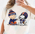Cream short-sleeve graphic tee with Snoopy in Chicago Bears helmet
