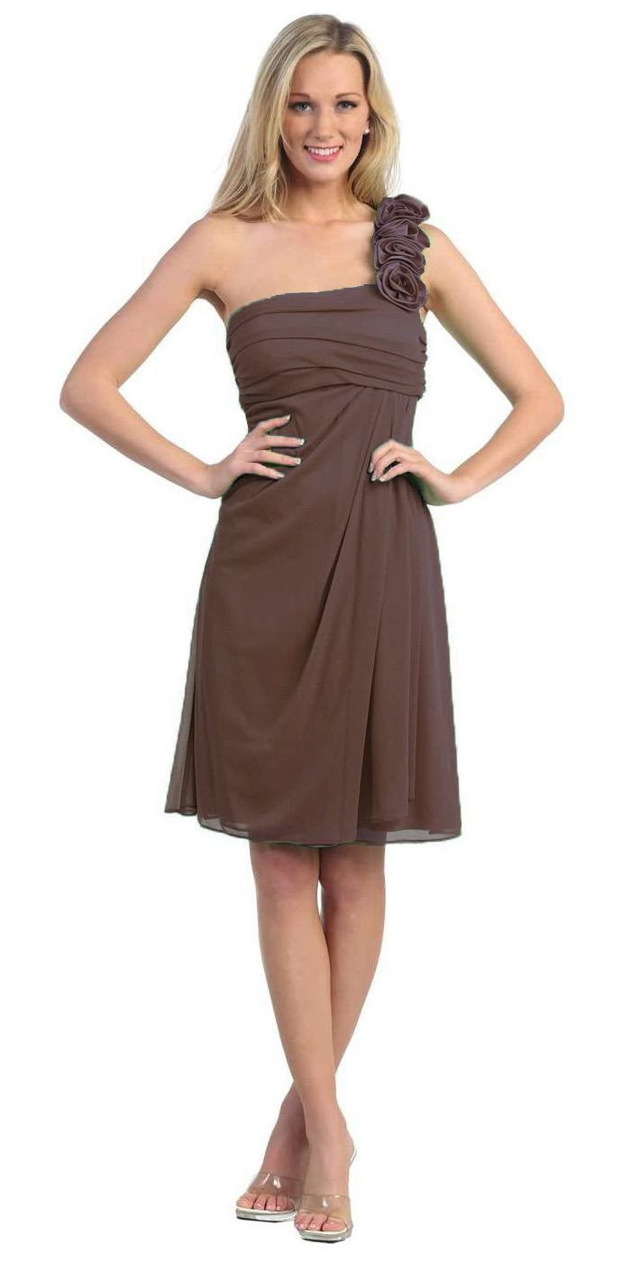 One-shoulder chiffon dress in brown, with ruffled shoulder and knee-length skirt