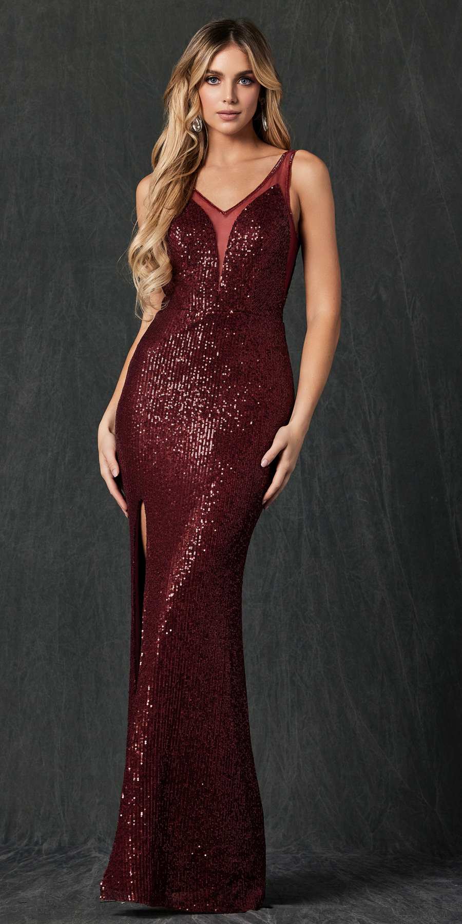 Burgundy long fitted sequin dress with V-neck and sequined finish
