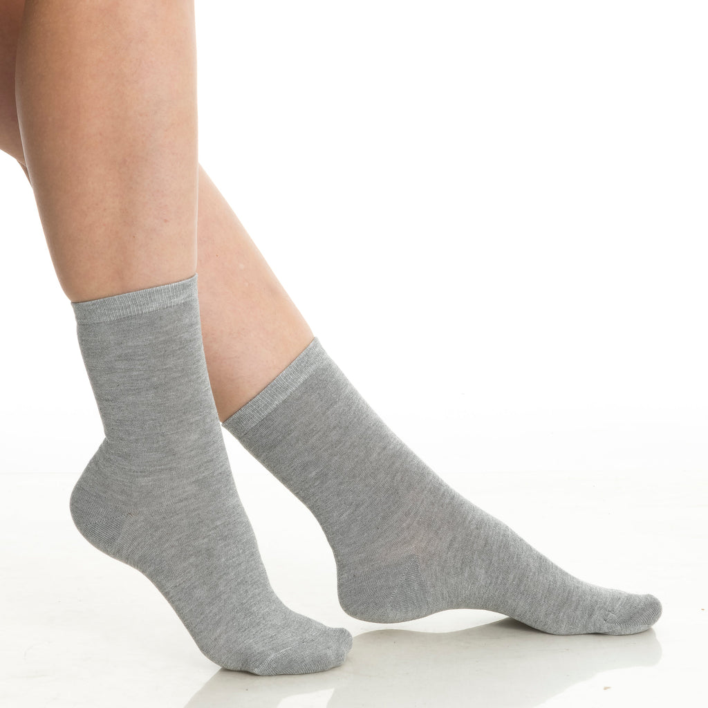 Women’s bamboo crew socks 3-pack, heather gray side view