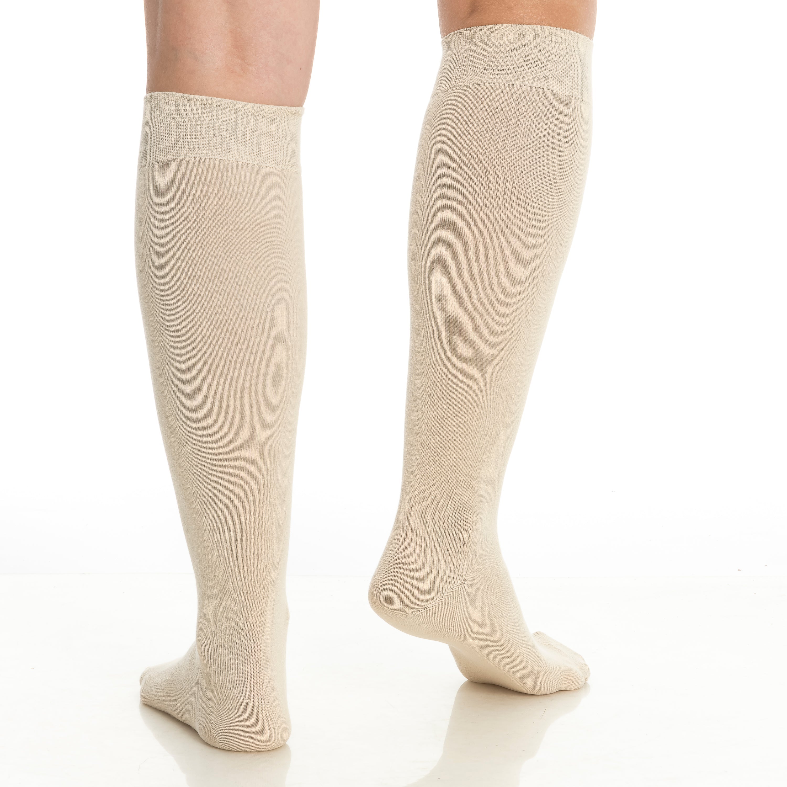 Women’s bamboo knee-high socks in beige/cream, full-length on two legs