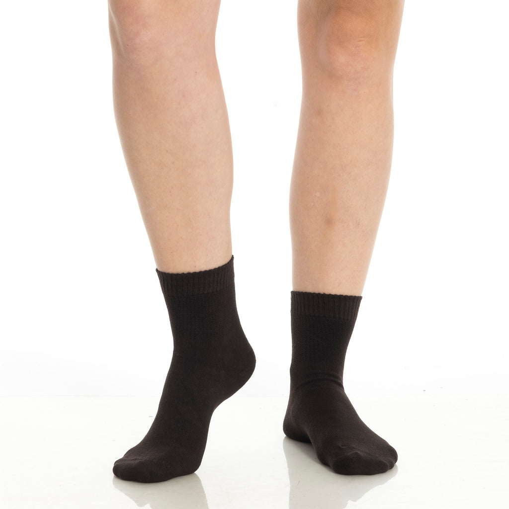 Bamboo ankle diabetic socks, black pair showing full ankle and toe coverage