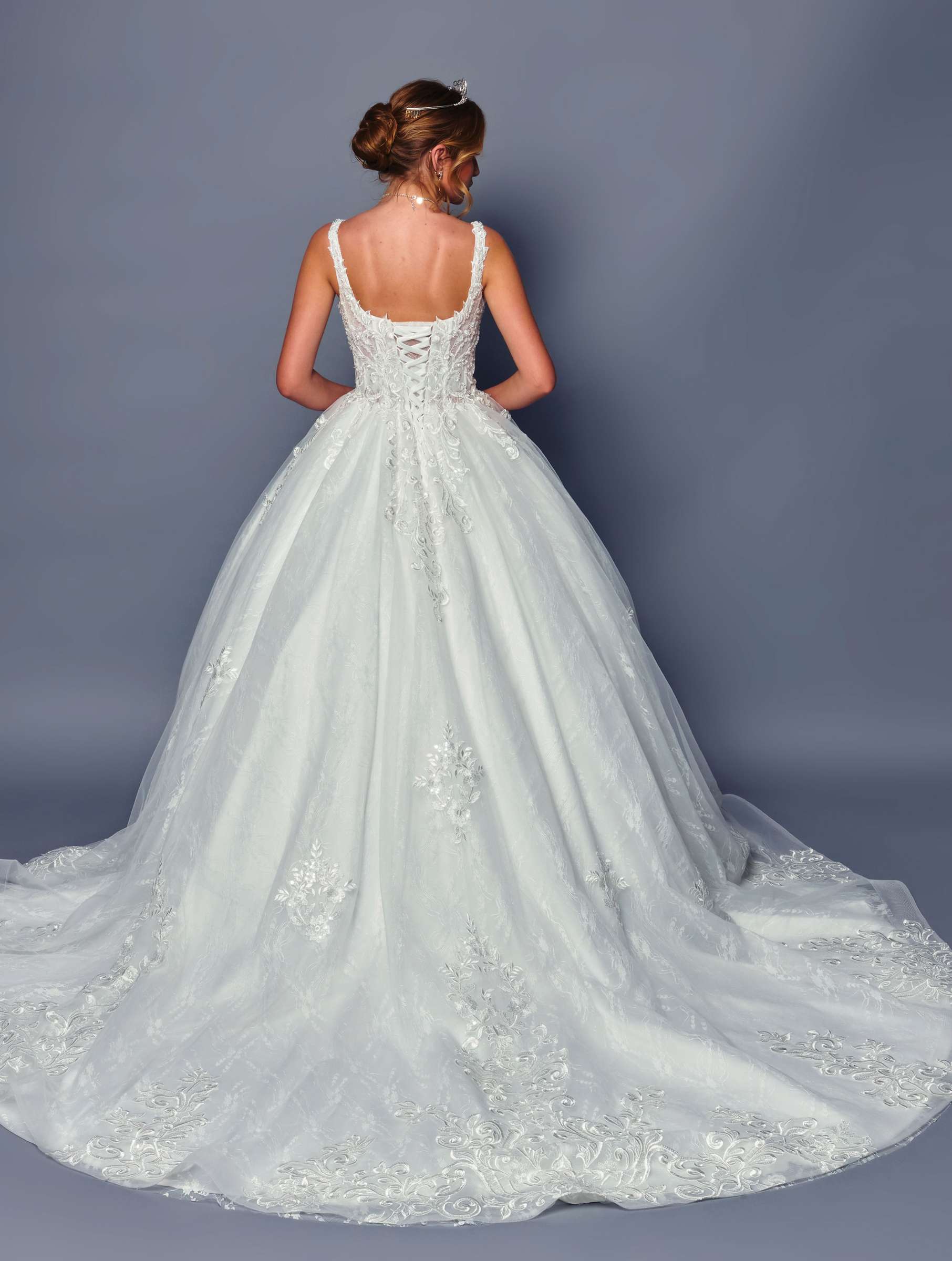 White V-back lace A-line wedding dress with full tulle skirt