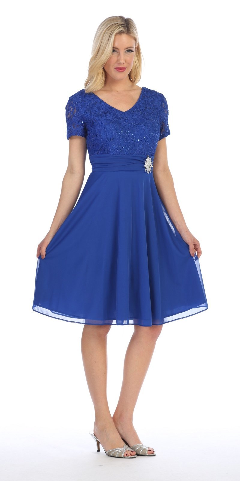 Knee-length short-sleeve dress in royal blue with V-neck and gathered skirt