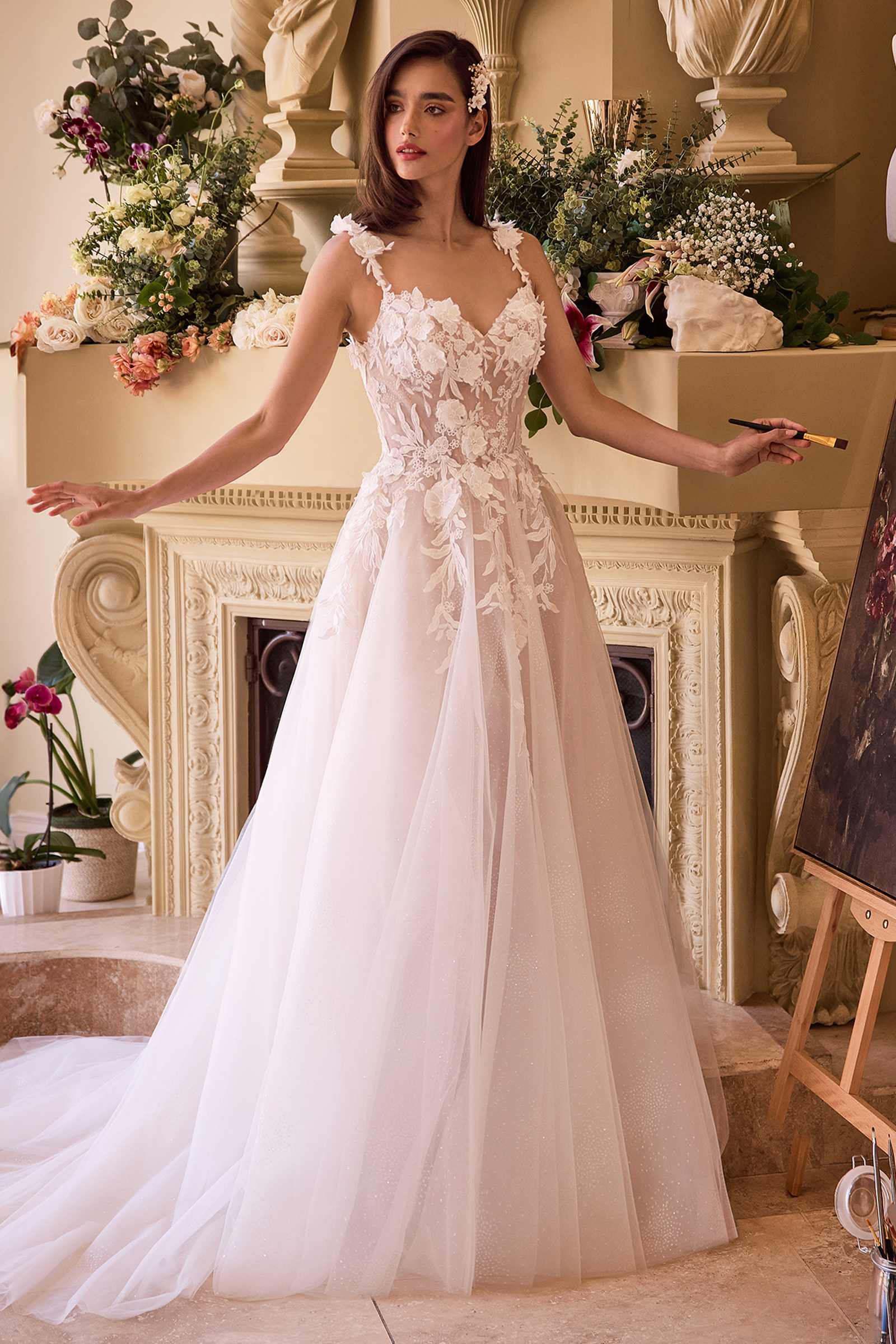 Lace appliqued A-line tulle wedding dress with V-neck bodice, sleeveless, off-white