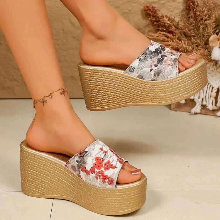Chic Open Toe Sandals with Platform Sole
