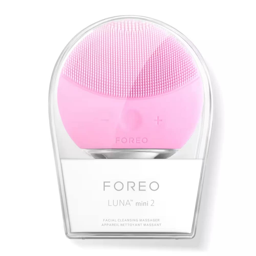FOREO LUNA Mini 2 facial cleansing massager in clear packaging, pearl pink