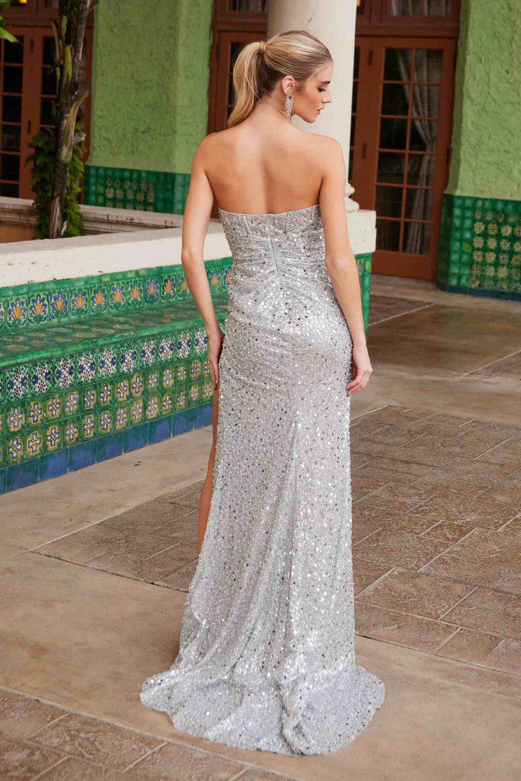 Silver sequin strapless V-neck evening dress, open back, long skirt with side slit
