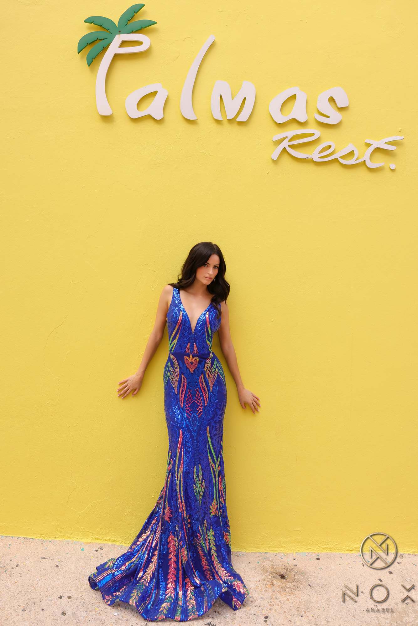 Long fitted sequin gown with plunging V-neck, sleeveless, blue multicolor print