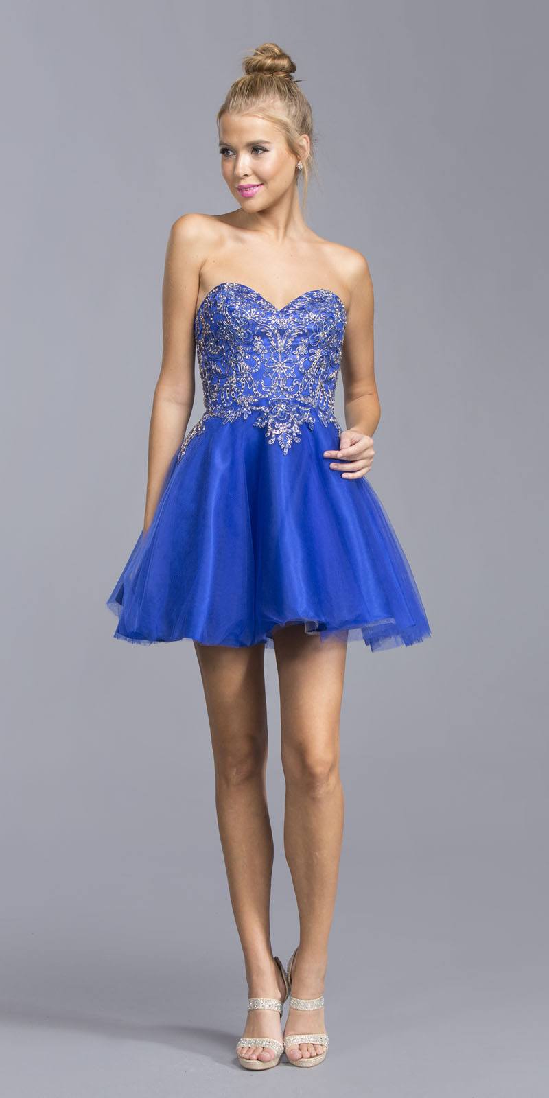 Blue strapless sweetheart short dress with silver beaded embroidery and layered tulle skirt.