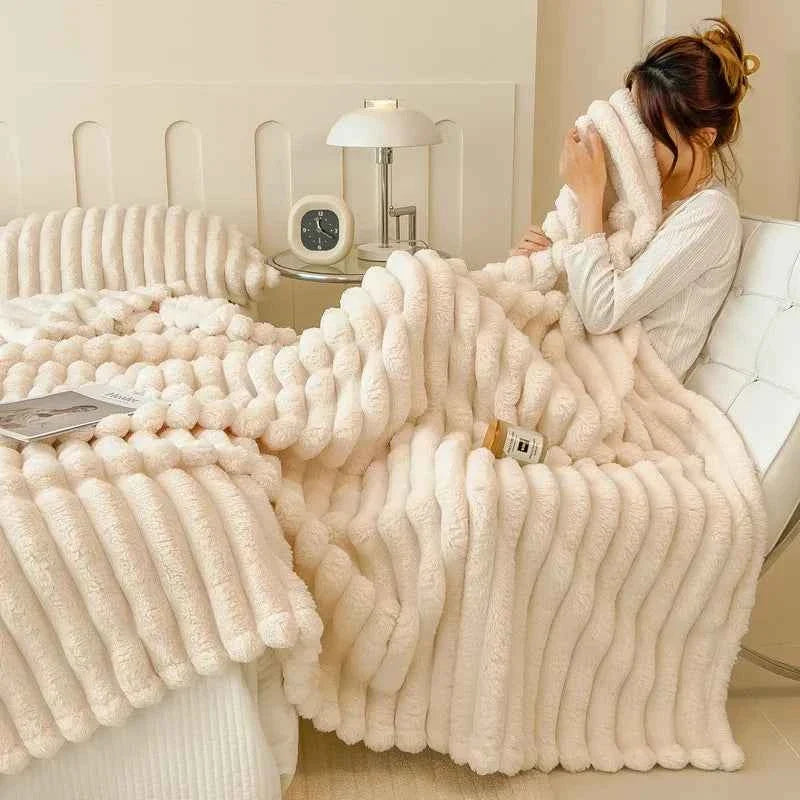 Faux Rabbit Fur Throw Blanket – Soft Warm All-Season Couch Blanket