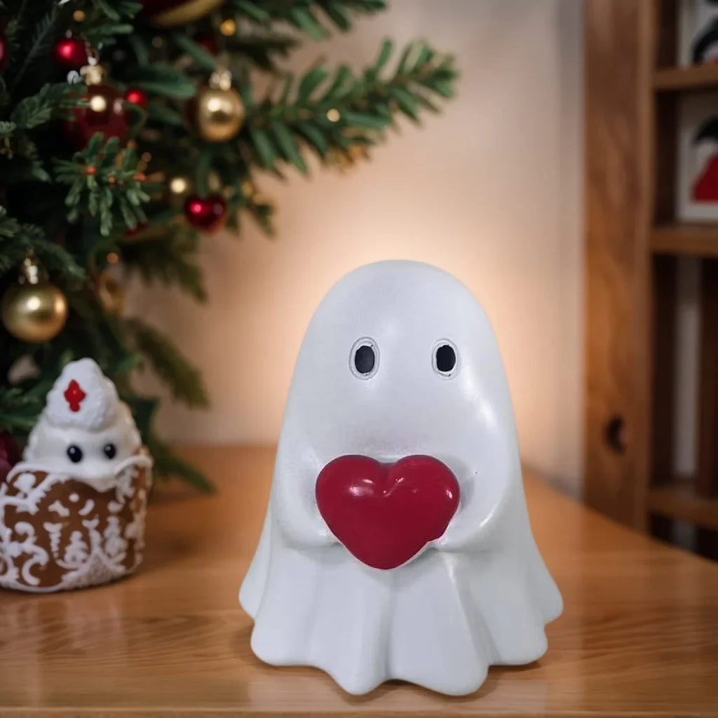 1 Cute Heart-Shaped Ghost Ornament, Halloween-Themed Adorable Design, Great for Decorating Home Desks and Creating a Festive Atmosphere