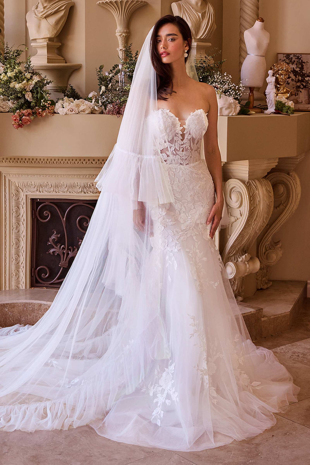 Off-white two-tier ruffle-edge bridal veil with soft tulle layers
