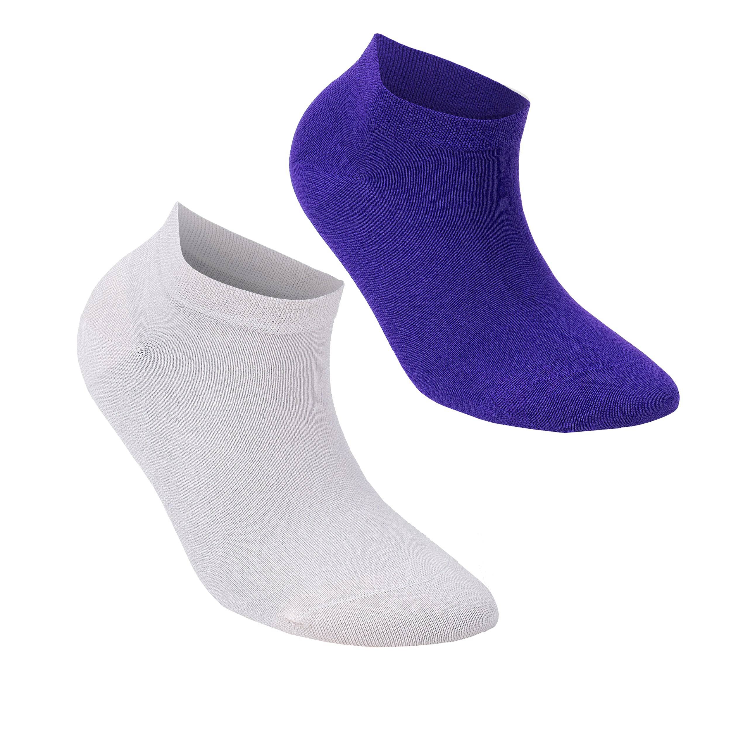 Pair of low-cut ankle socks in white-gray and deep indigo-blue with ribbed cuffs.