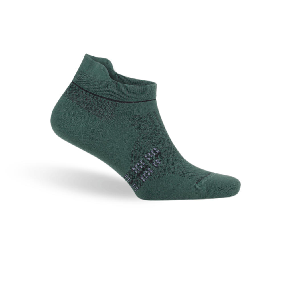 Bamboo ankle sock in dark green with textured toe and midfoot pattern