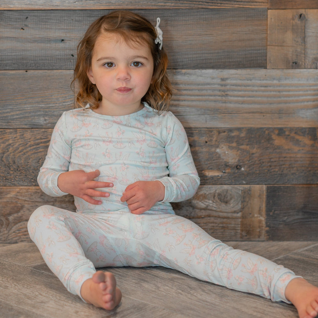 Girls' light blue swan ballet pajama set, long-sleeve top and matching pants