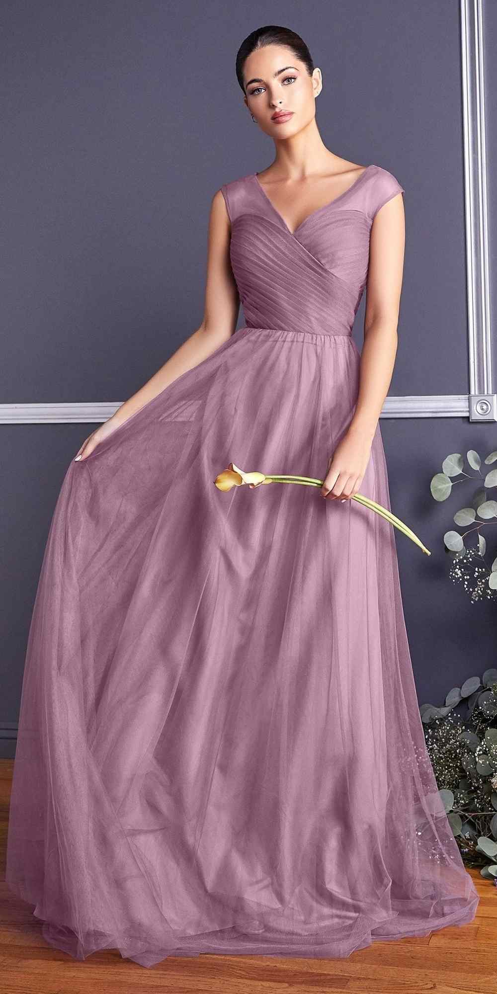 Mauve long tulle dress with V-neck and fitted bodice, short sleeves, full skirt