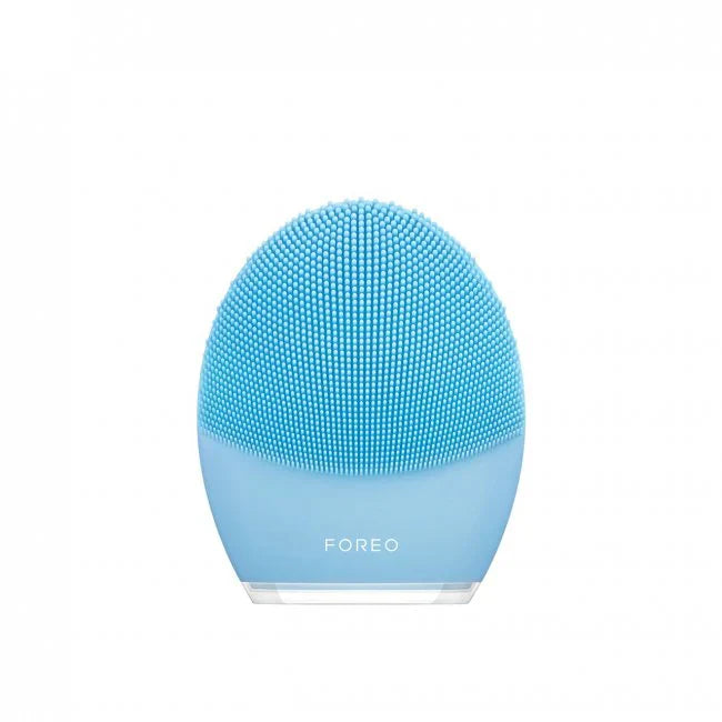 Foreo LUNA 3 cleansing device with blue silicone brush head, FOREO logo