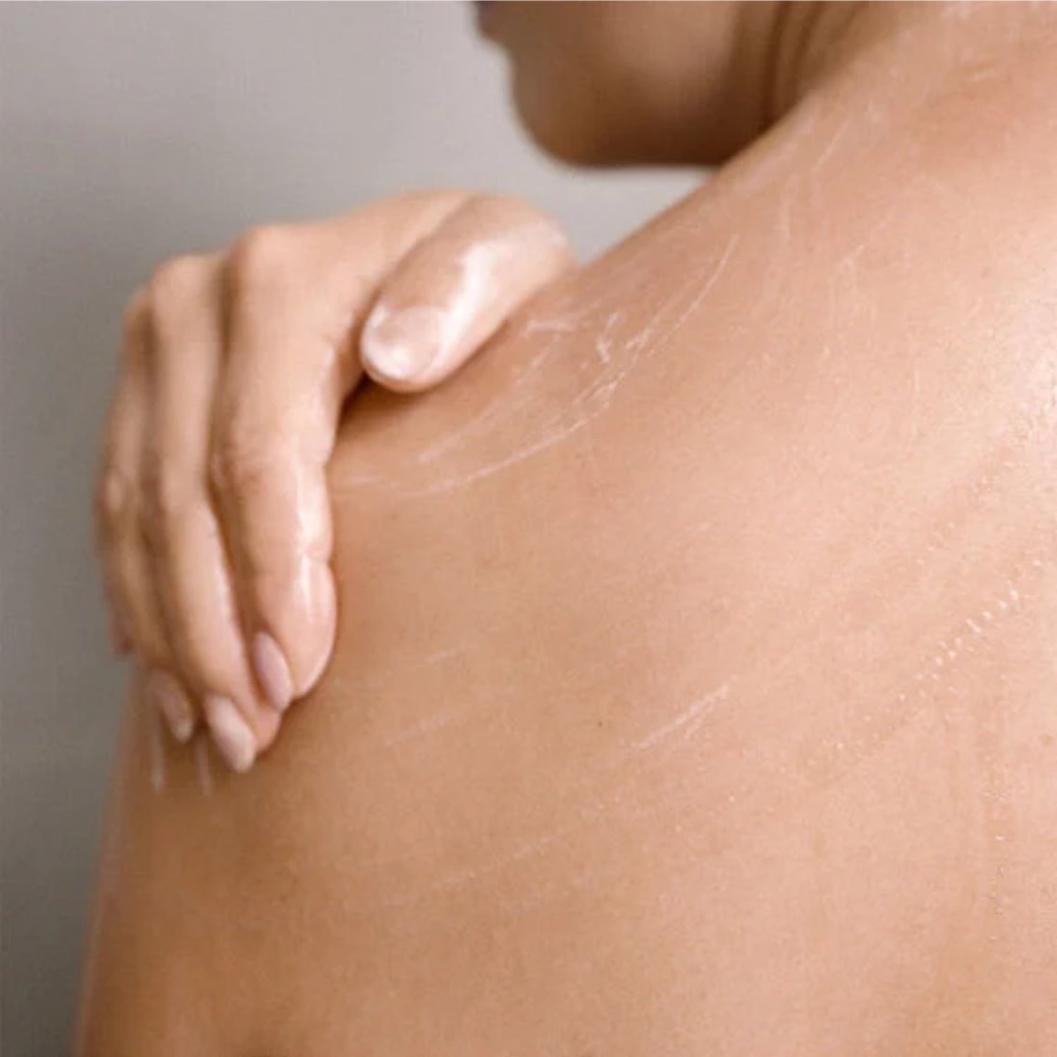 Fresh Hesperides Grapefruit body & hand wash lather on arm during cleansing