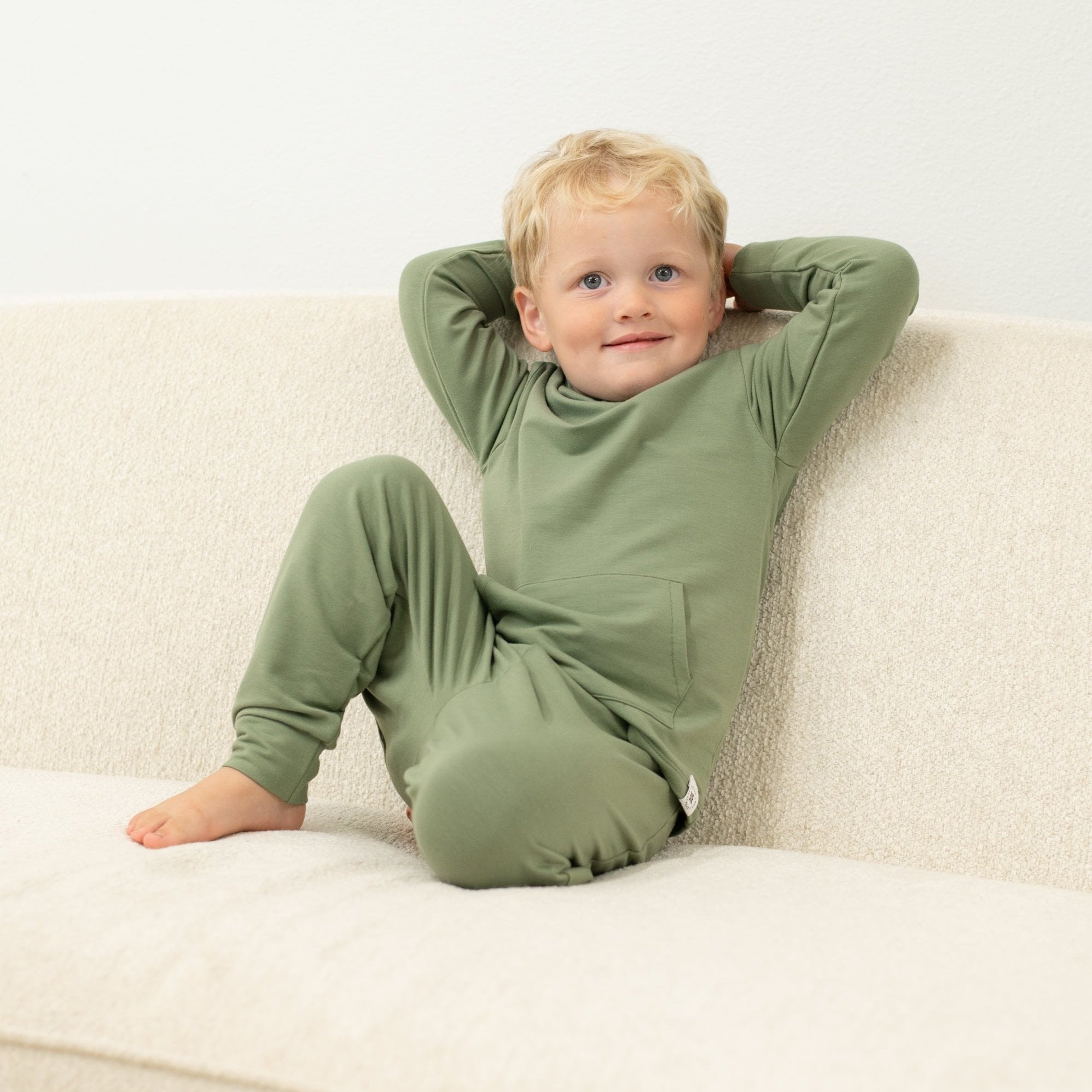 Kids' hooded jogger set in army green, long-sleeve hoodie and jogger pants