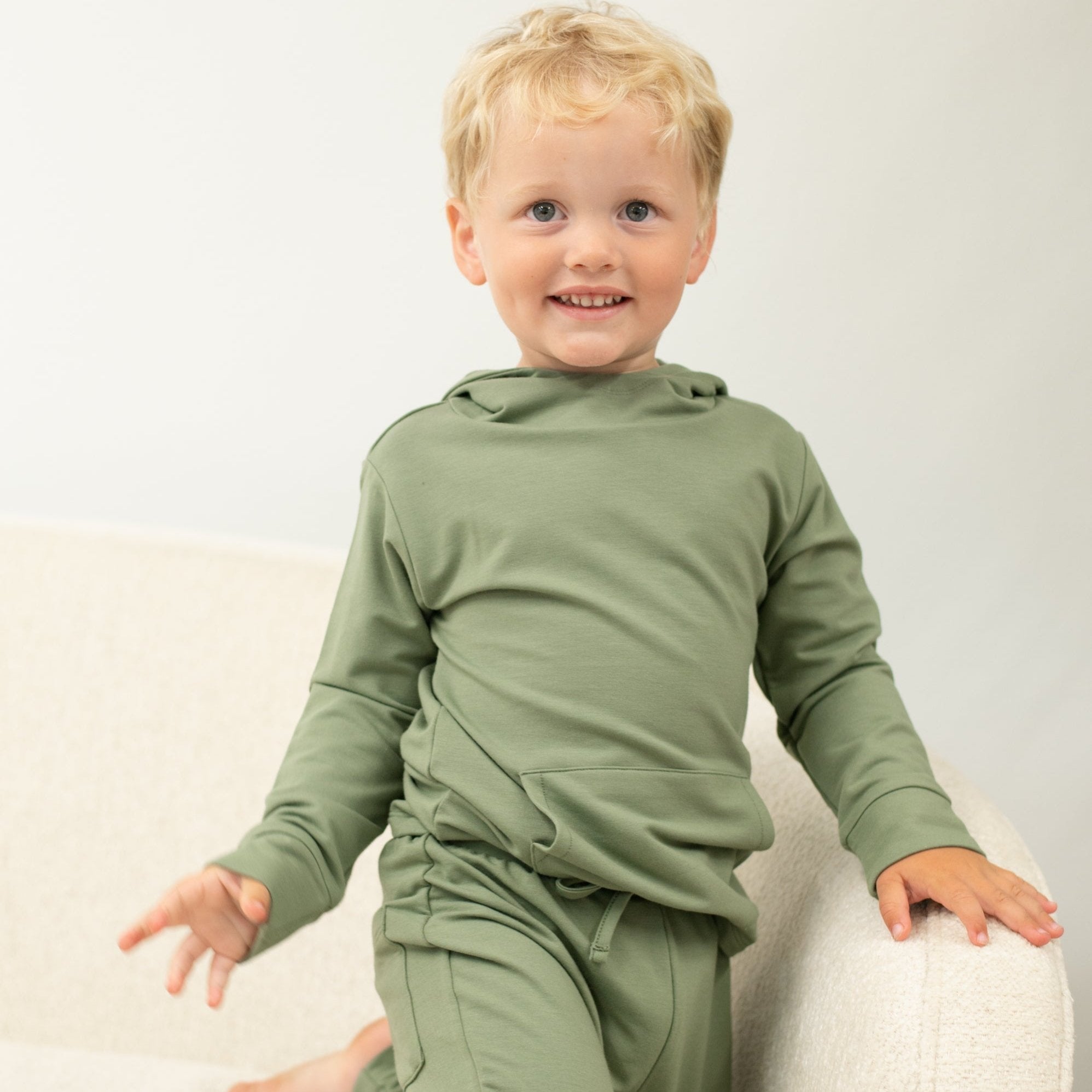 Kids' army green hooded jogger set, long-sleeve hoodie with hood and jogger pants