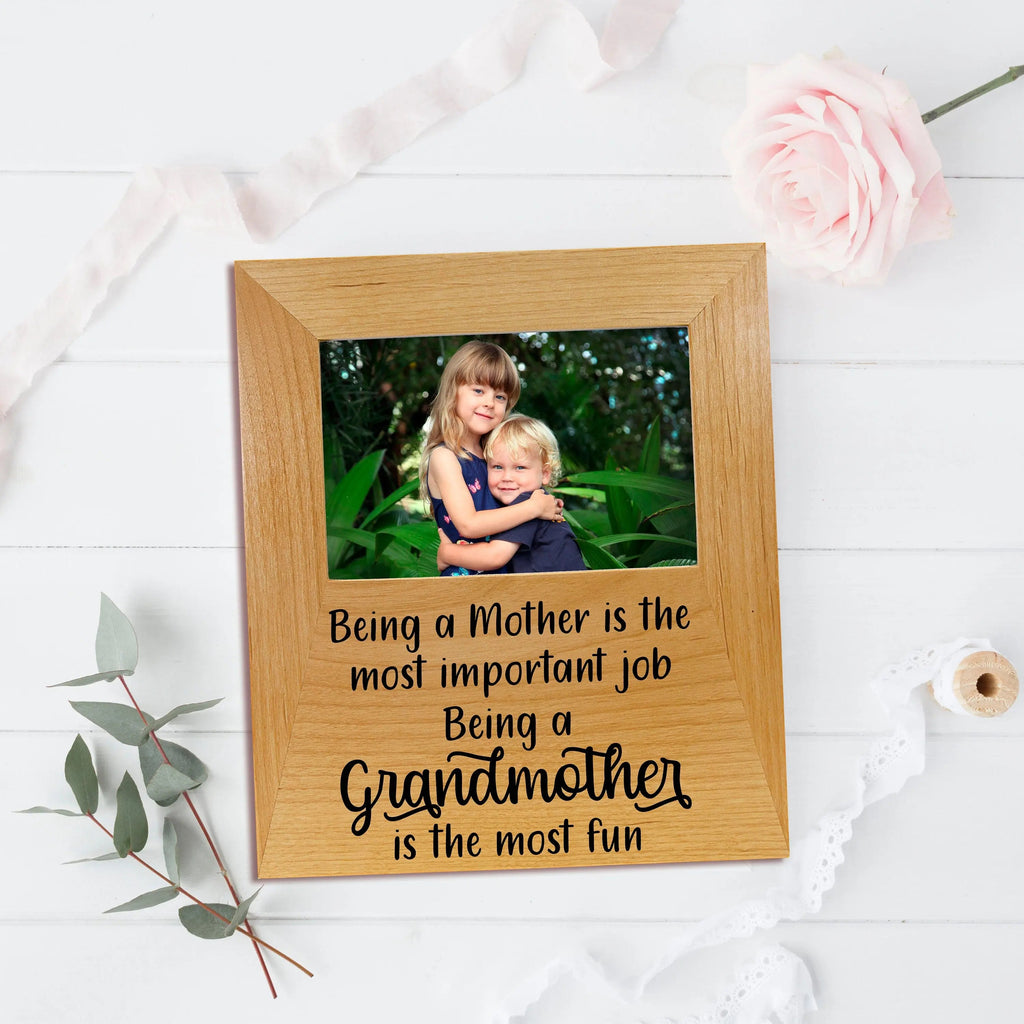 Wood photo frame showing a family photo and inspirational quote on front