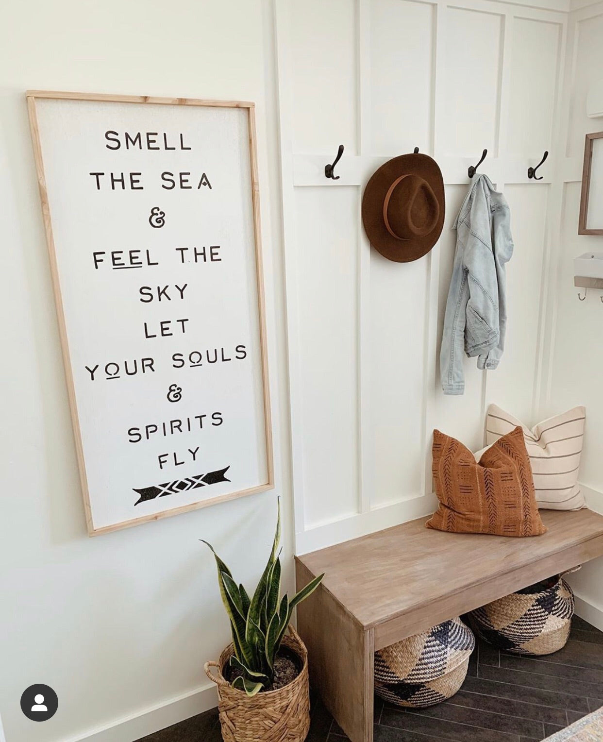 Wall hanging / Smell the sea feel the sky let your souls and spirits fly frame wood quote sign