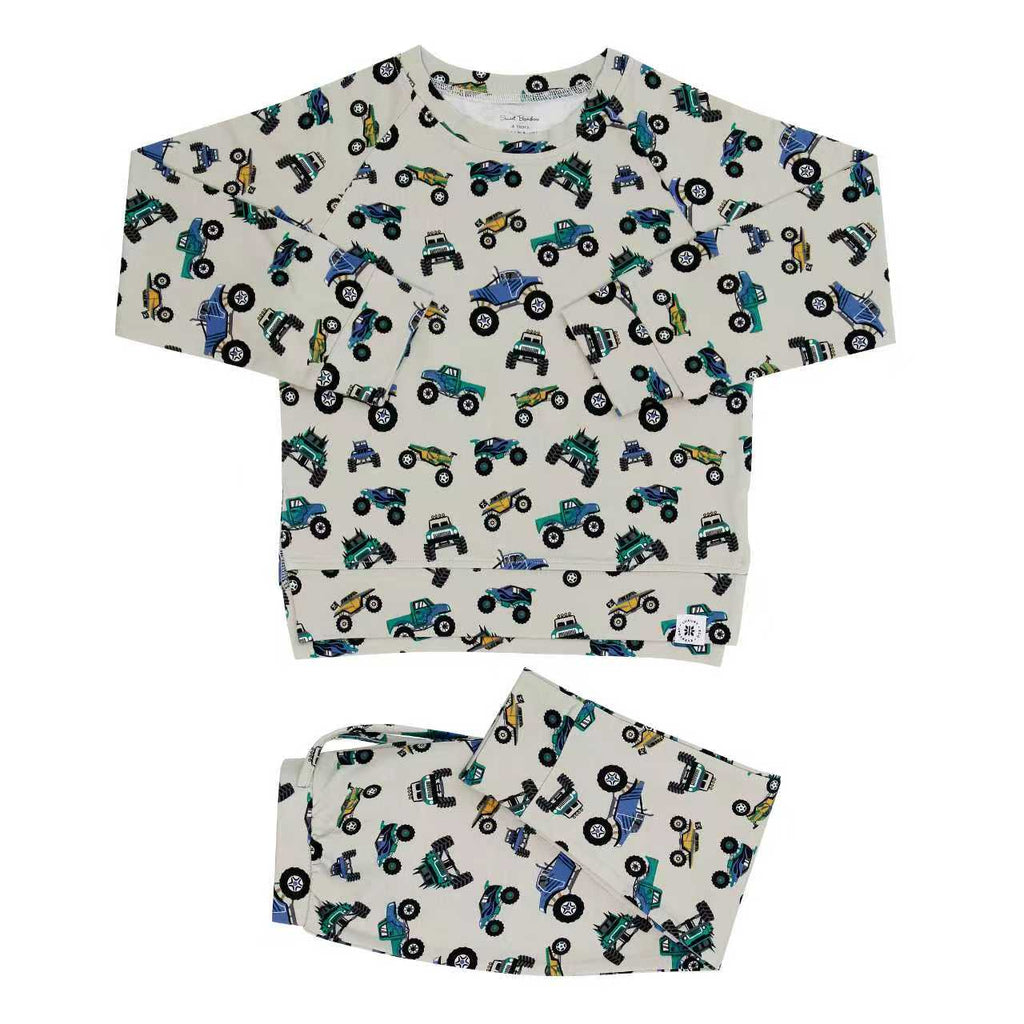 Crew neck jogger set with multicolor tractor pattern, long-sleeve top and jogger pants