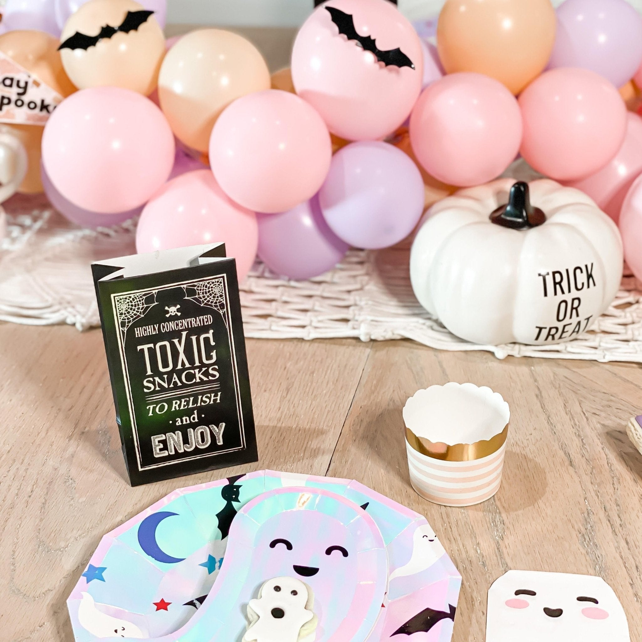 Spooky Cute Halloween Balloon Garland Kit