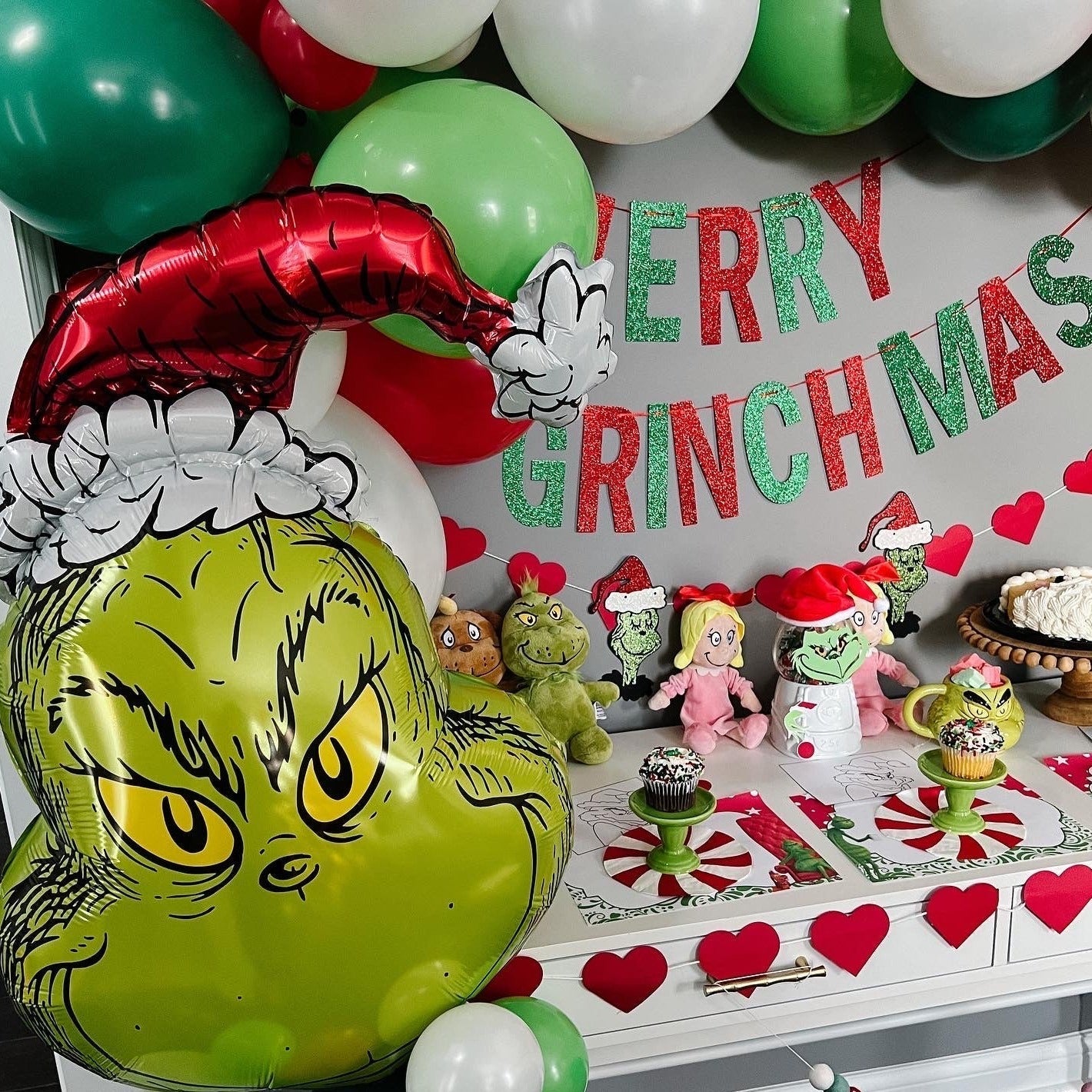 Grinchmas Inspired Christmas Balloon Garland Kit