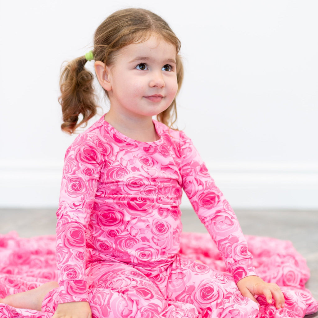 Kids pink rose-pattern pajama set with long sleeves and matching pants