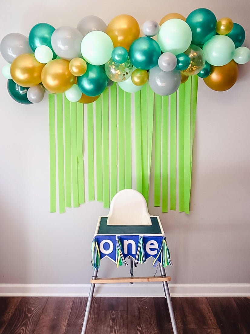 Wild One Balloon Garland Kit – Green and Gold