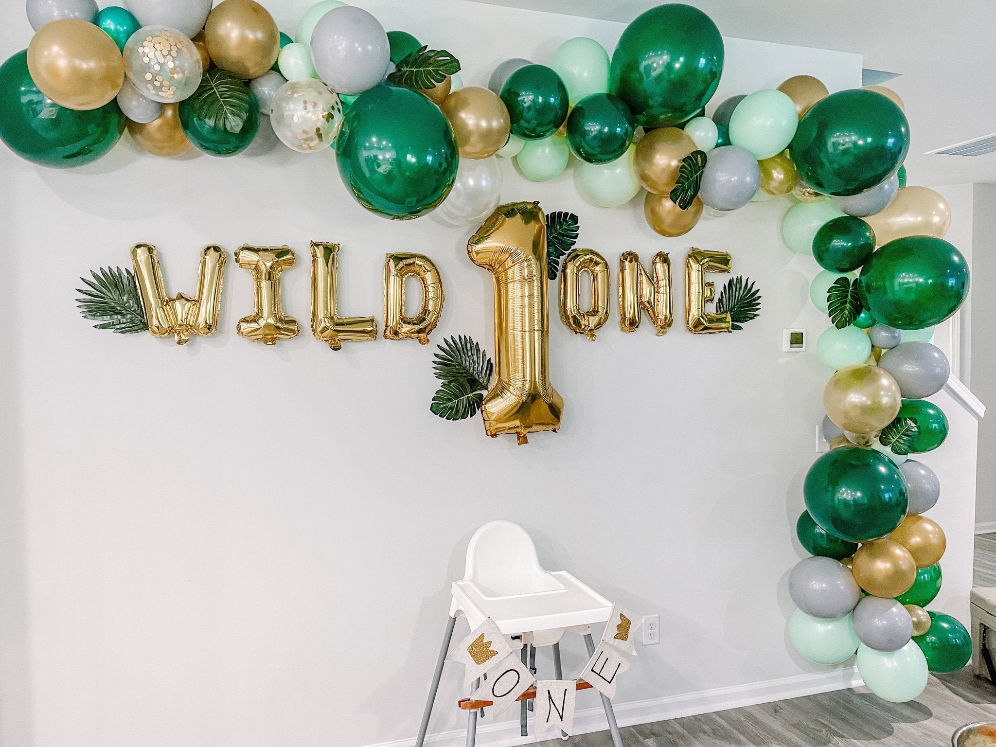 Wild One Balloon Garland Kit – Green and Gold