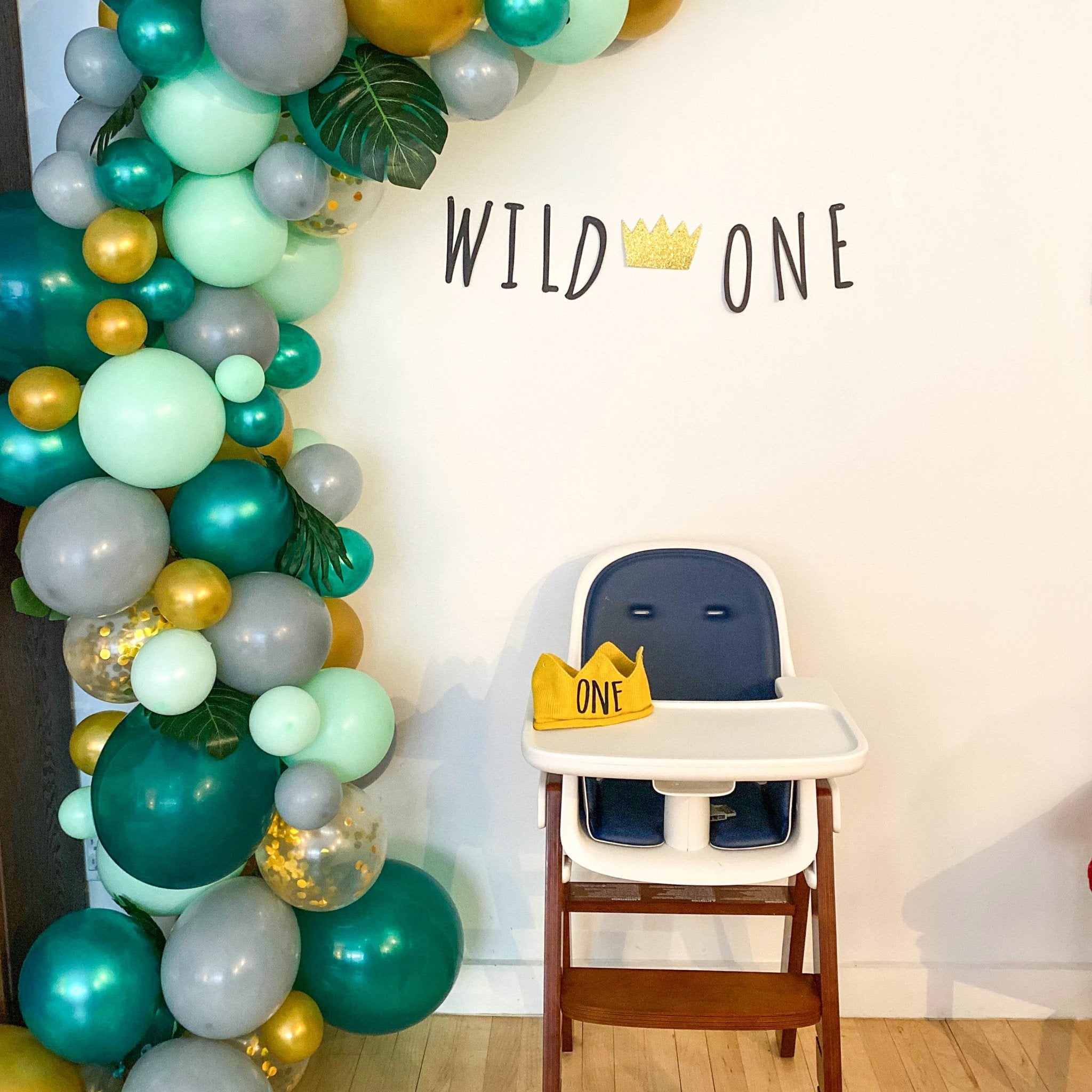 Wild One Balloon Garland Kit – Green and Gold